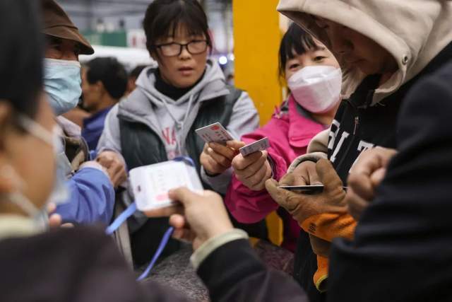 仿徨马驹桥：临时工的日结收入下降，年龄开始“卡得特别死”会计证继续教育查询2023已更新(腾讯/网易)