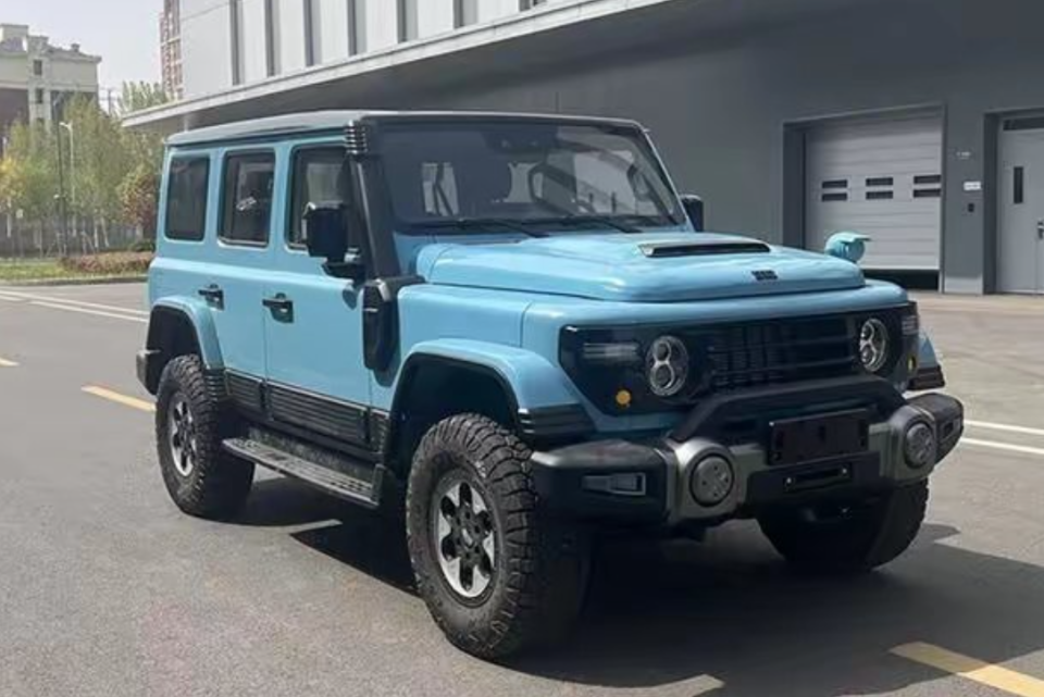 中国造了一辆真正"大g"!2.0t 8at,四驱带锁,现款才9.99万