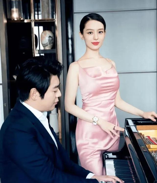 浪莎袜业不跟郎朗吉娜合作了两年代言费275万是否人设崩塌