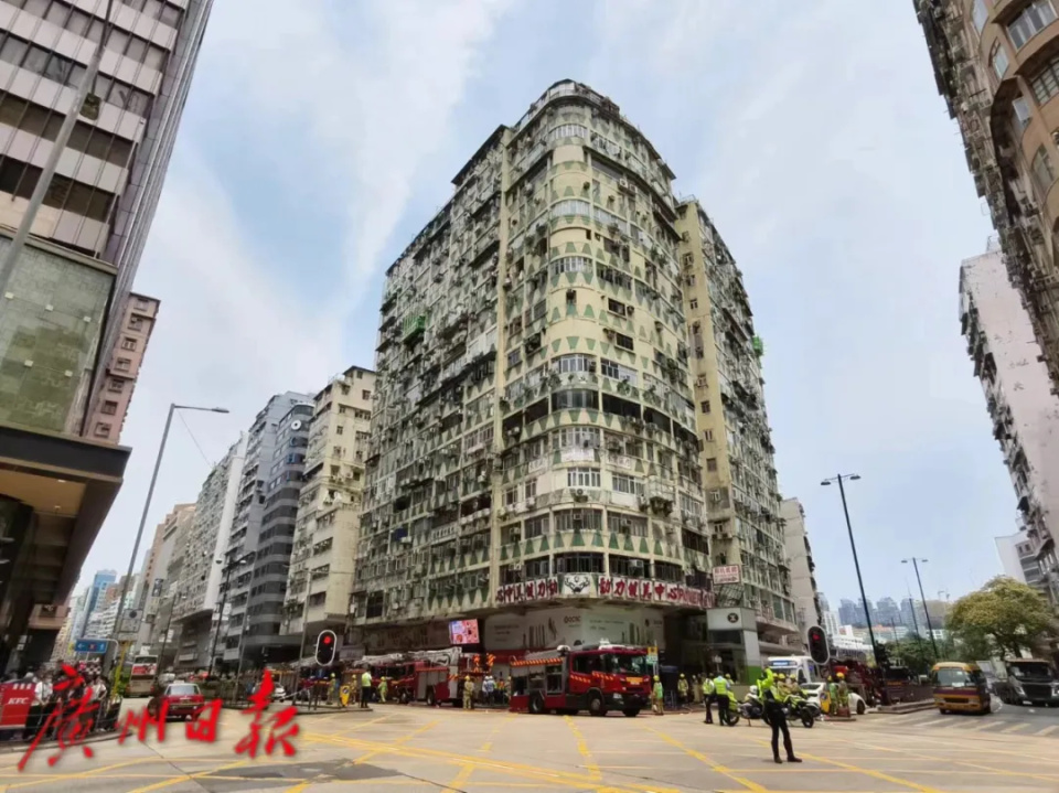 香港佐敦道一大厦起火已致5死41伤李家超发声