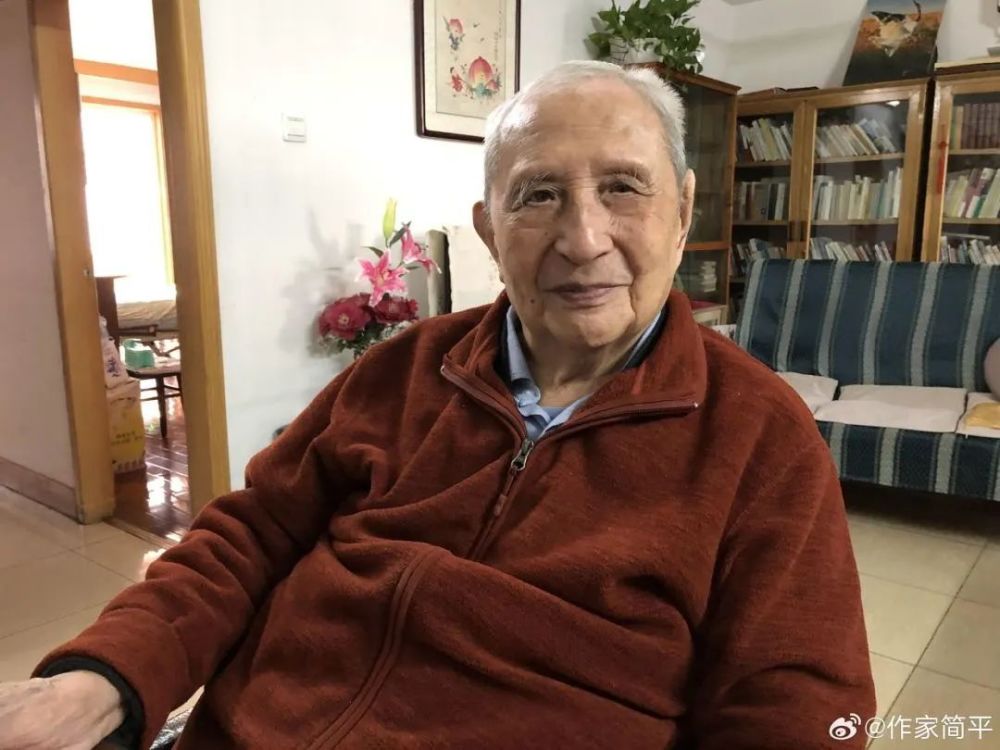 北京逝世著名作家袁鹰老先生生前多名好友处获悉记者从一代散文家袁鹰