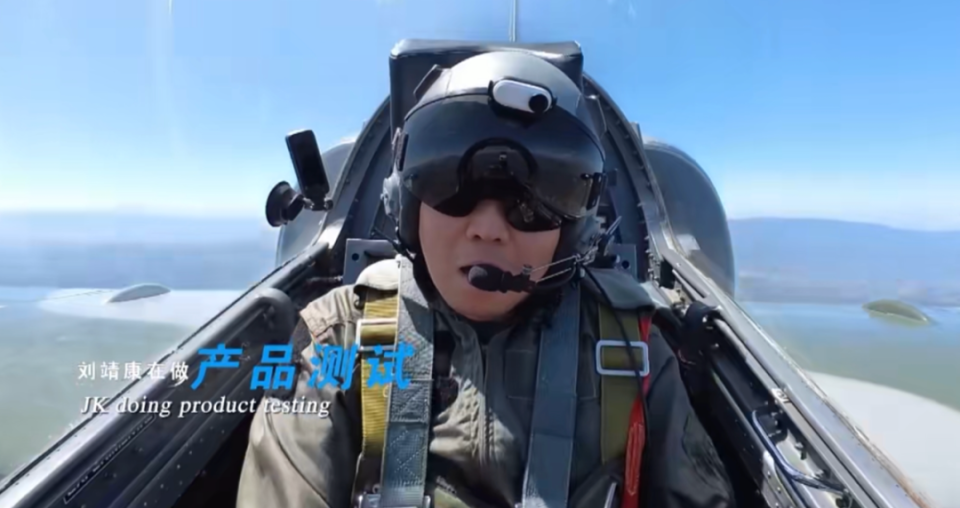 影石创新创始人刘靖康，广东中山人，从90后挂科生到700亿公司掌门，21岁一招震惊周鸿祎，3年打败日韩巨头，33岁成科创板第一人_腾讯新闻