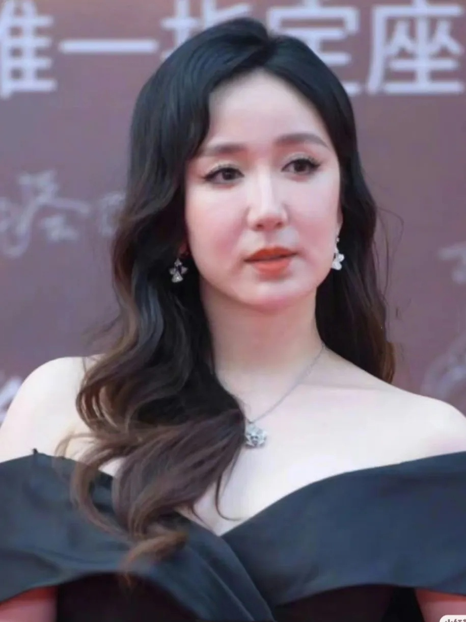 34岁娄艺潇直面整容争议,称本人没有生图那么夸张,拒绝容貌焦虑_腾讯