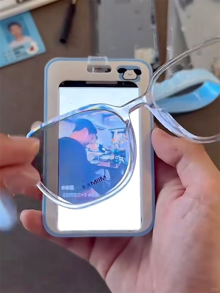 厚度1厘米的iphone手机你见过吗?它已经在学生中爆火!