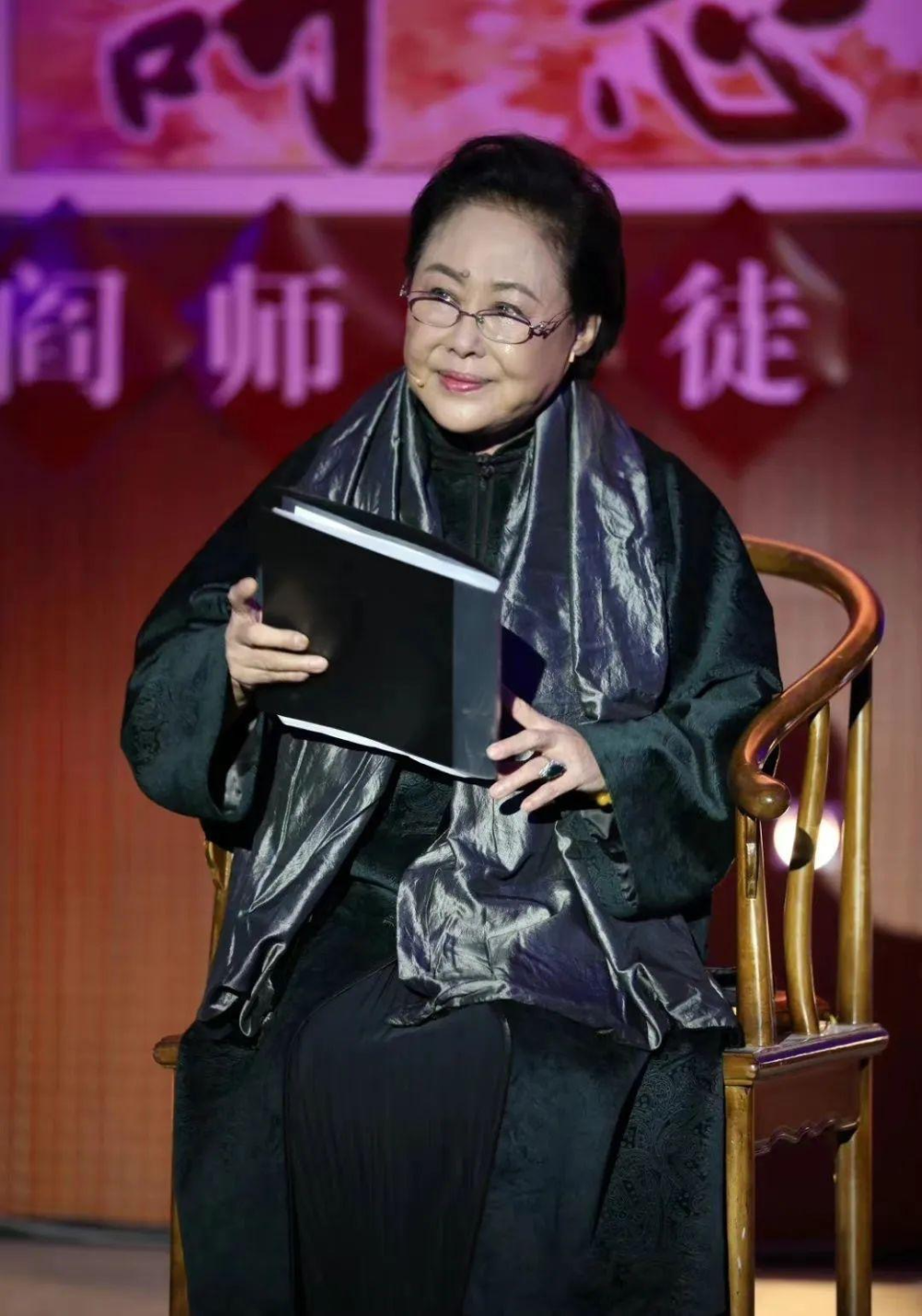 73岁斯琴高娃不再坐轮椅,拍戏声音洪亮,演技出众国籍问题引热议-腾讯