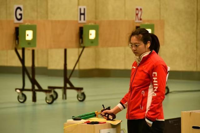 黄雨婷韩佳予巴黎见浙江两位00后入围射击奥运阵容