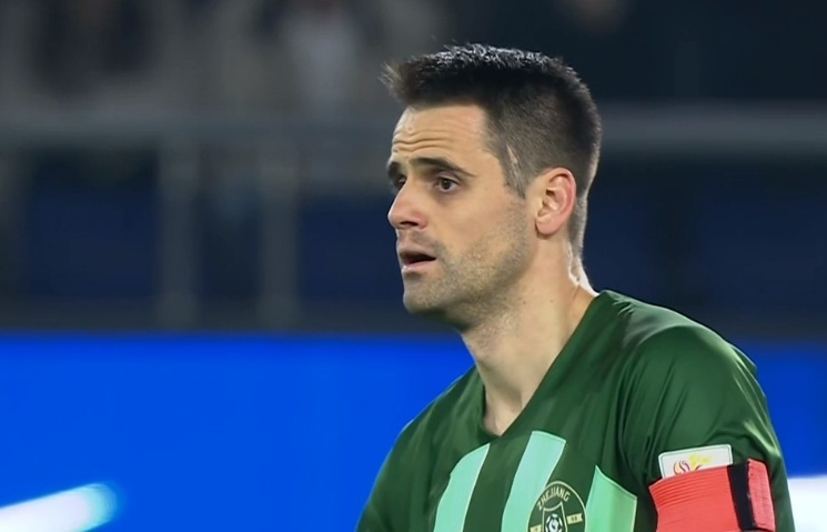 10不愧是中超季军10人浙江拼下开门红升班马狂轰22脚无果