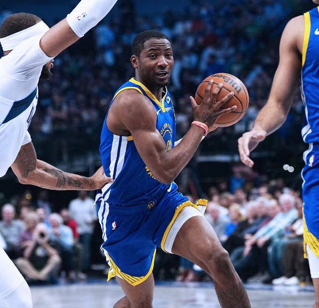 独行侠轻取勇士迎4连胜东契奇219伤退欧文准三双库明加27分