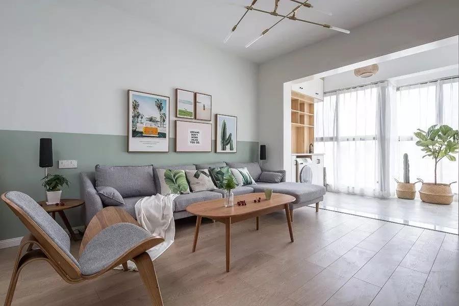 100平北欧风撞色客厅超文艺阳台水泥色的地板砖有点工业风