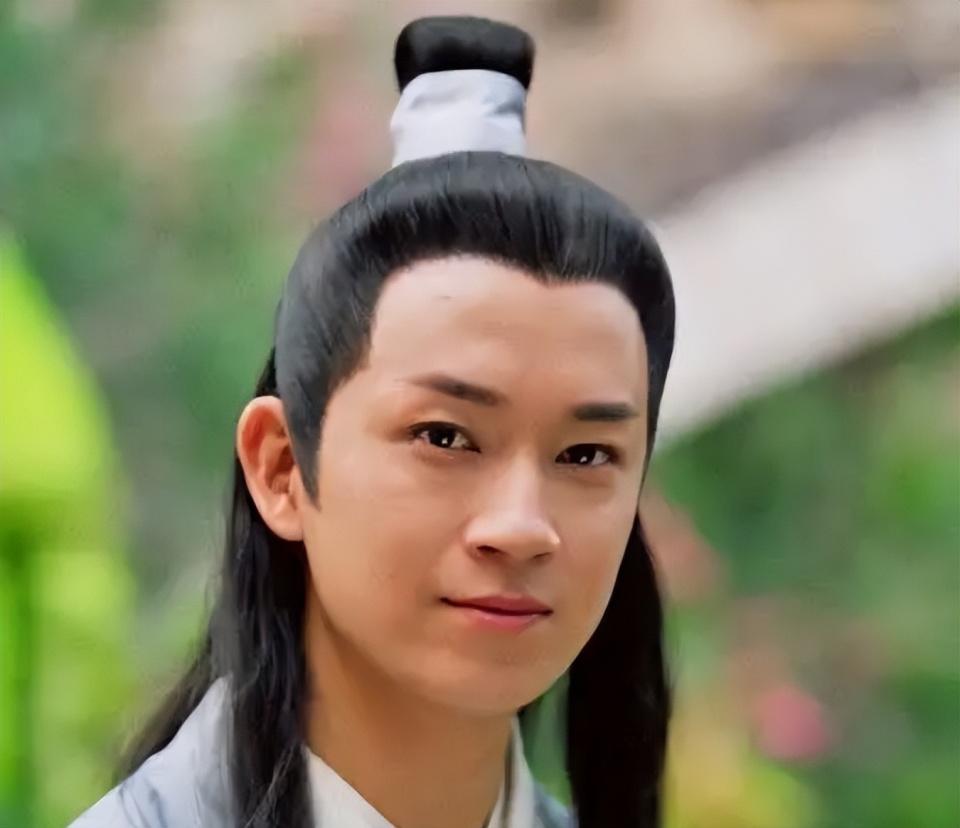 网友评论让潘粤明坐不住了,回复说谁退圈了我只是胖了,笑死_腾讯新闻