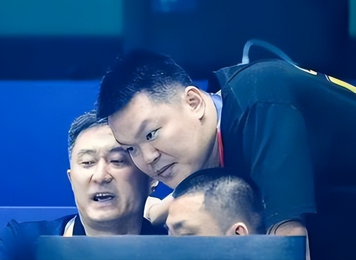 朱芳雨直播透露新外援已达成协议,连夜做合同防截胡_腾讯新闻