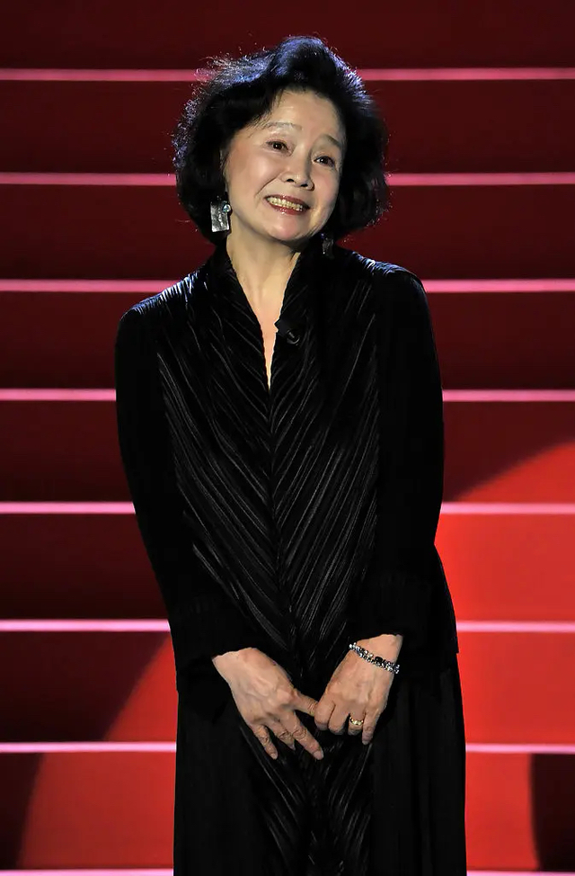 韩国演员尹静姬去世,身患阿兹海默症十余年,生前最后露面被曝光_腾讯