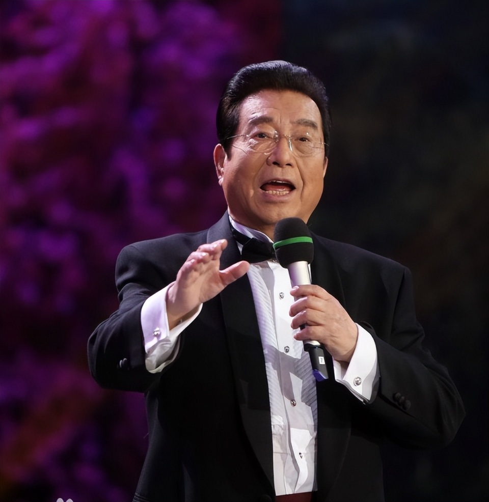 86岁李双江近照曝光 双眼发直行动迟缓 李天一是他最后的牵挂