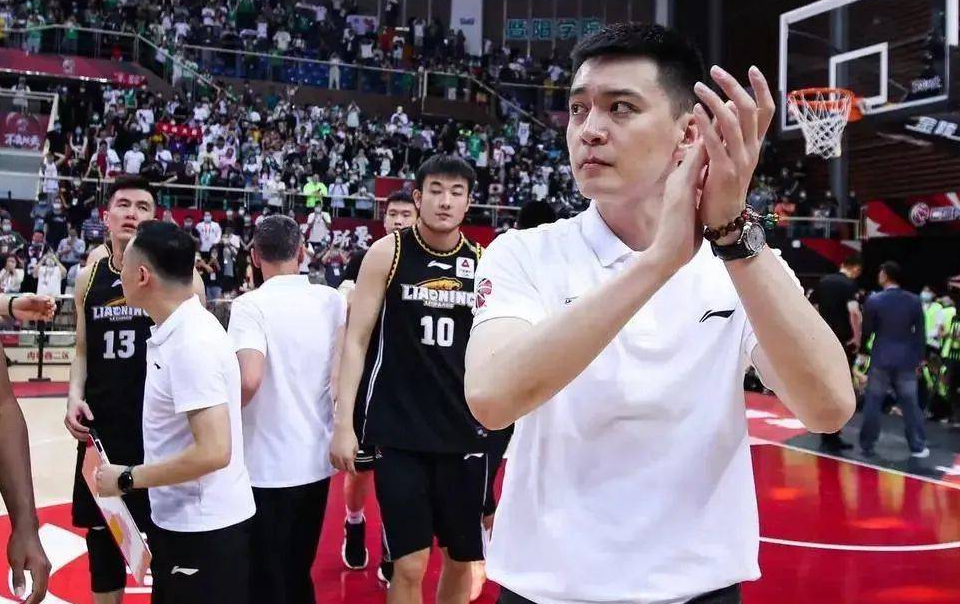 辽篮官宣重要安排杨鸣和吴乃群将现身领奖10万球迷说出愿望