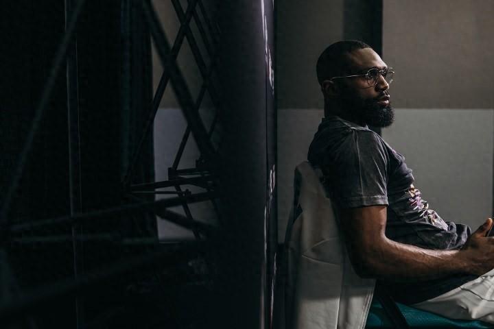 多位拳坛名宿认为,恩尼斯在次中量级有天赋,但是缺乏