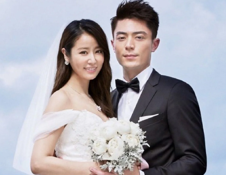 林心如综艺路透:素颜气色差,蓝色长裙臃肿,小腹隆起显胖_腾讯新闻