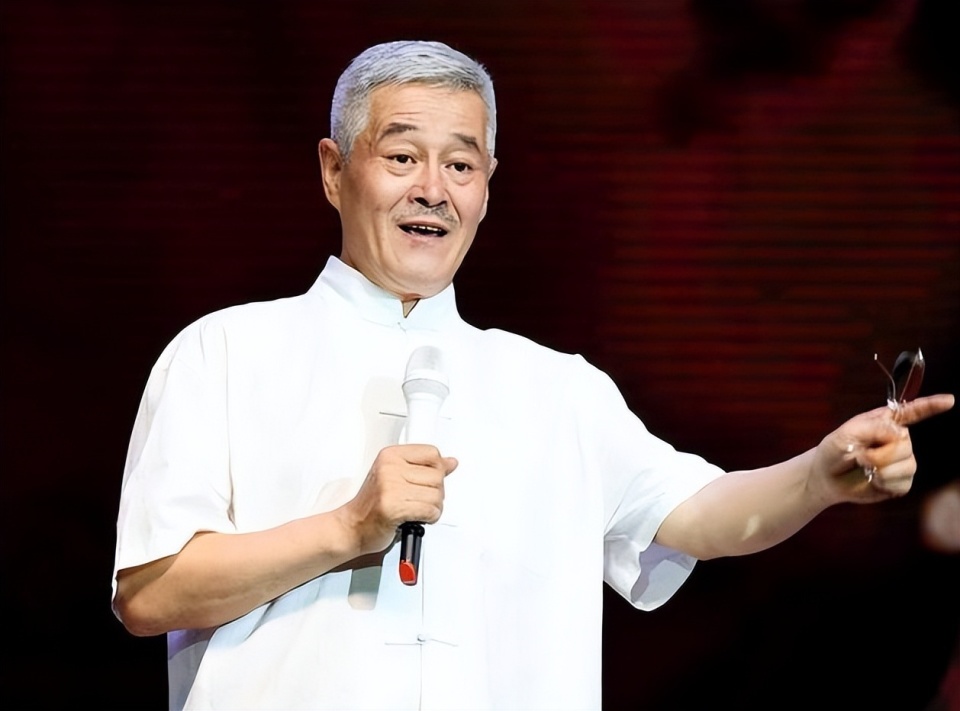 历小峰再谈与葛珊珊的婚姻:已离婚七年,师父赵本山气到飙脏话_腾讯