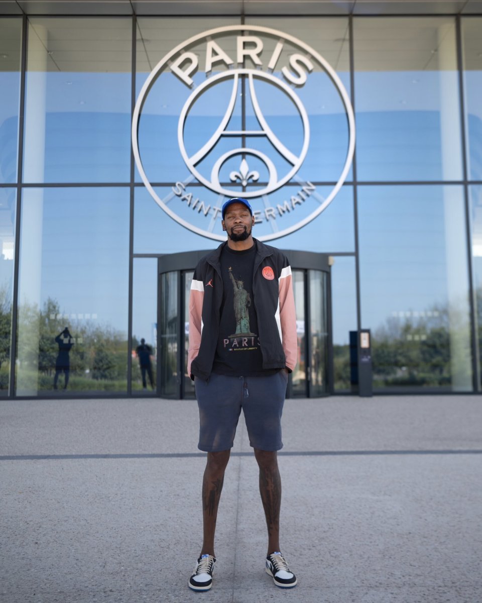 overtime表示阿德巴约侵犯了杜兰特(笑哭表情);complex spors表示