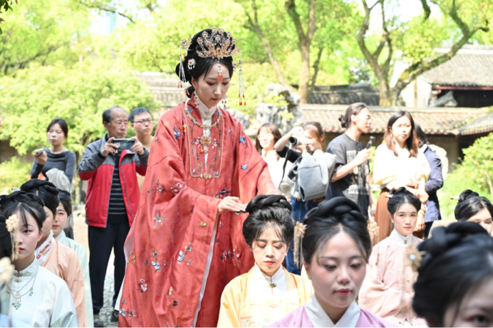 吾家有女初长成在宁波天一阁里体验传统女子成人礼