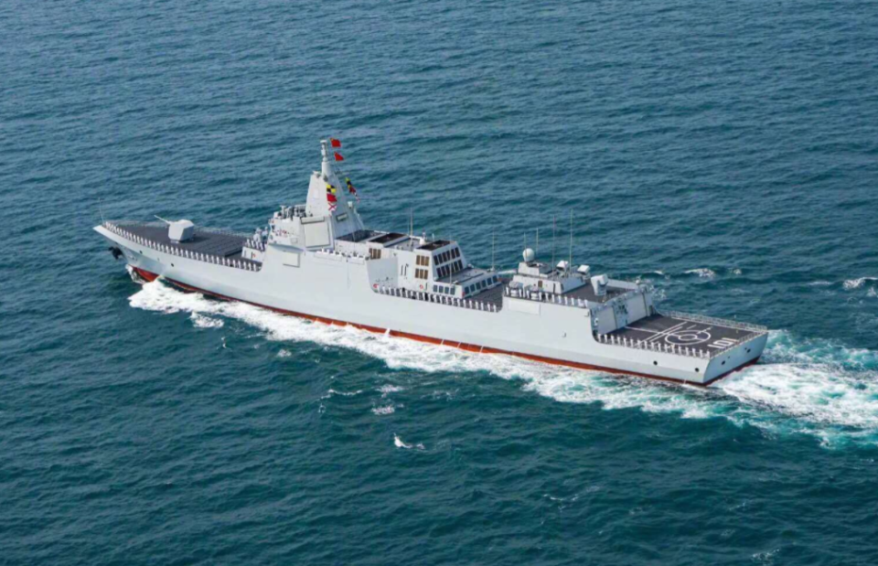 第9艘万吨大驱下水,055型驱逐舰这么厉害,可不可以替代航母_腾讯新闻