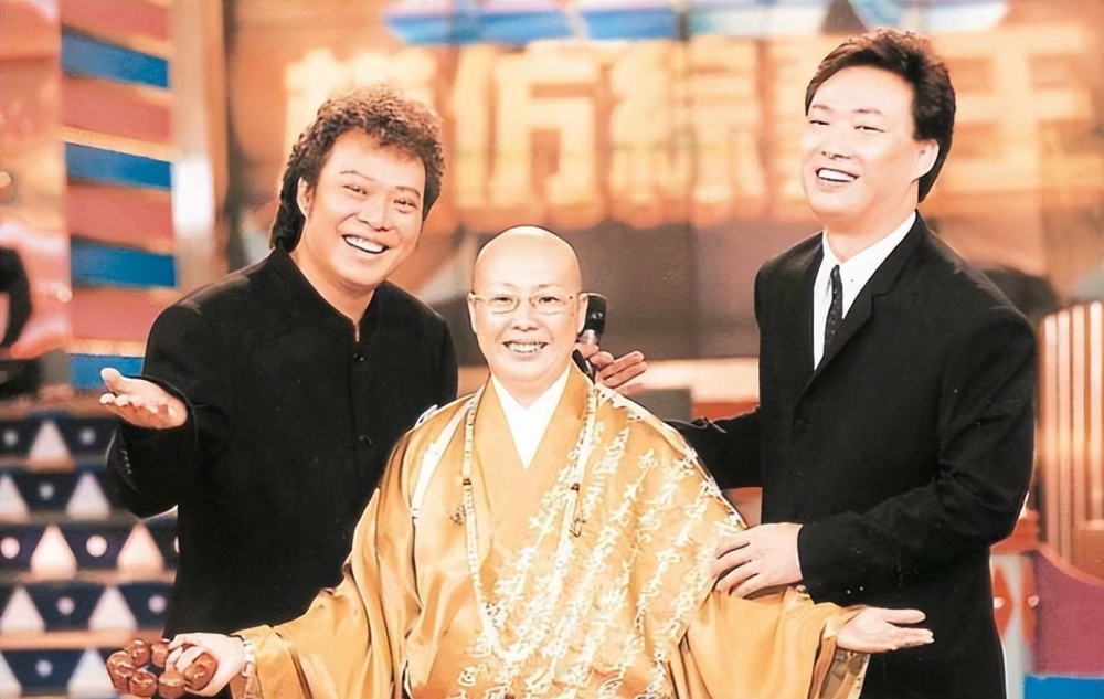 费玉清71岁哥哥烤肉店被偶遇息影5年身材消瘦曾是综艺天王