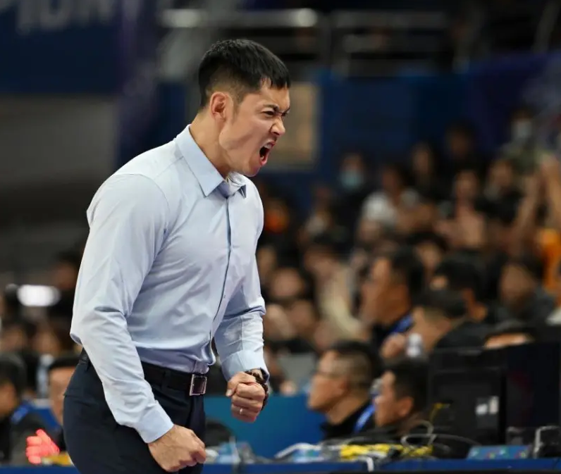 张庆鹏大手笔引进单场5112超级外援豪华阵容冲击季后赛