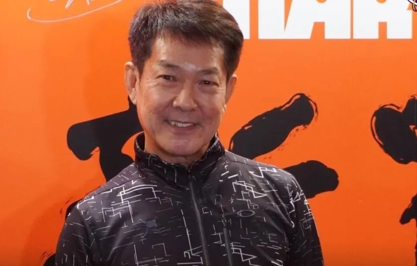 67岁元彪独自外出开餐,网友错认成任贤齐