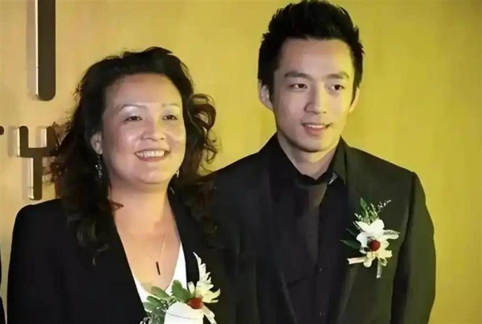 僵持20天后，张兰发6条视频主动破冰？汪小菲的话她是真听进去了_腾讯新闻