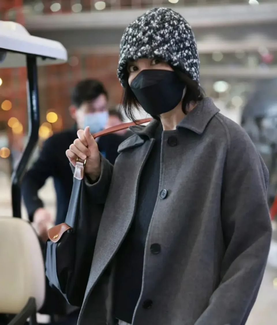 这次谢霆锋和王菲现身机场,媒体推测两人是前阵子一起前往日本游玩