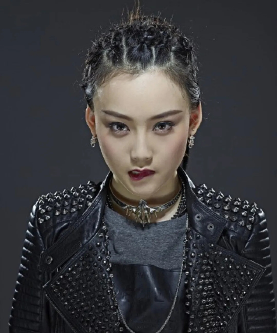 《唐探2》尚语贤:频频被大佬青睐,被嘲资源咖的她却为何30岁仍籍籍