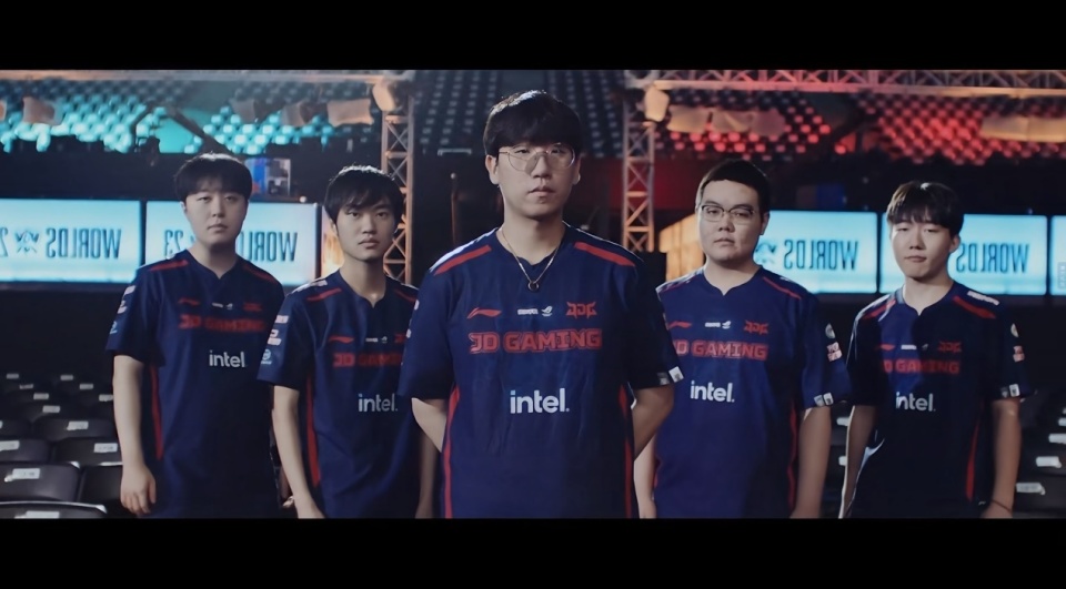 而全局bp对战队的战术储备,选手的英雄池储备要求都是极高的,如果未来