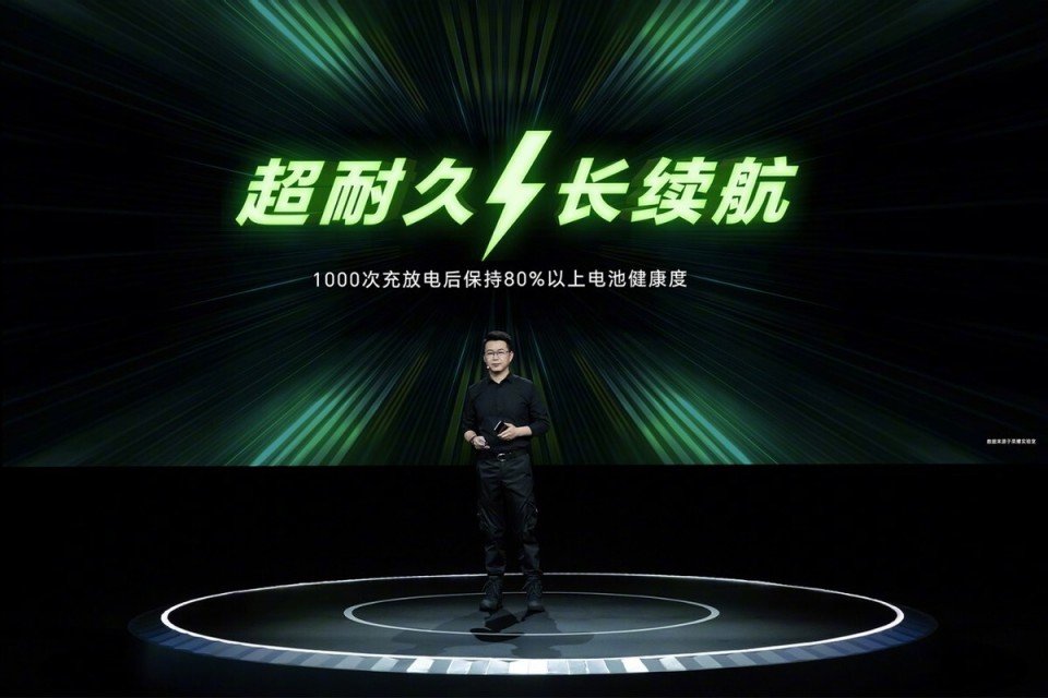 手机充电一整夜会伤电池吗？说说苹果iPhone用户的疑惑来自哪里_腾讯新闻