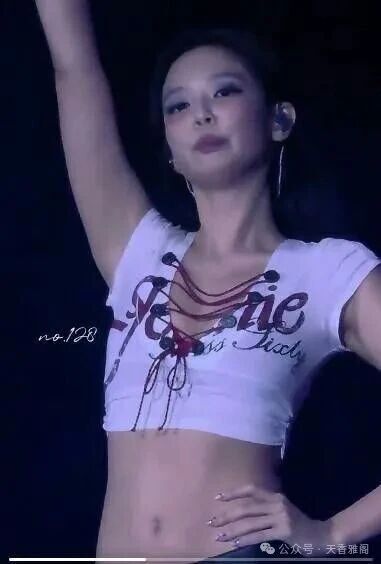 Jennie这1夜，让韩流在港再封神：她的性感，从来不需要谁允许……_腾讯新闻