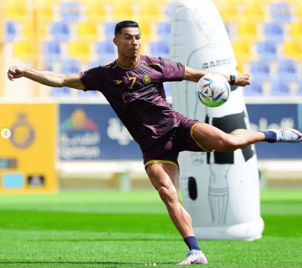 全情投入c罗更新ins晒出训练照努力训练相当专注