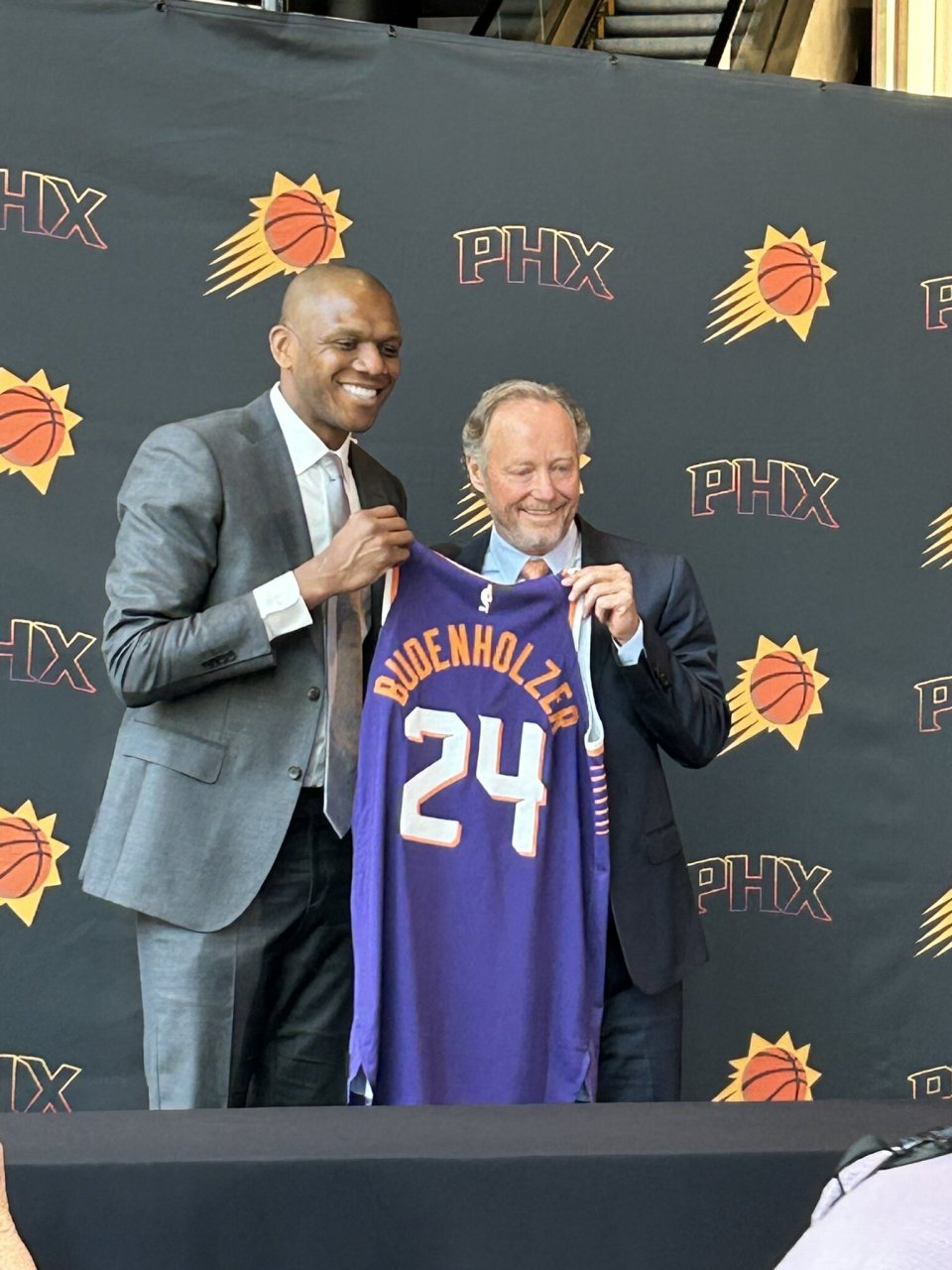 太阳不会交易三巨头!新帅正式亮相热泪盈眶:相信能带队夺得总冠军