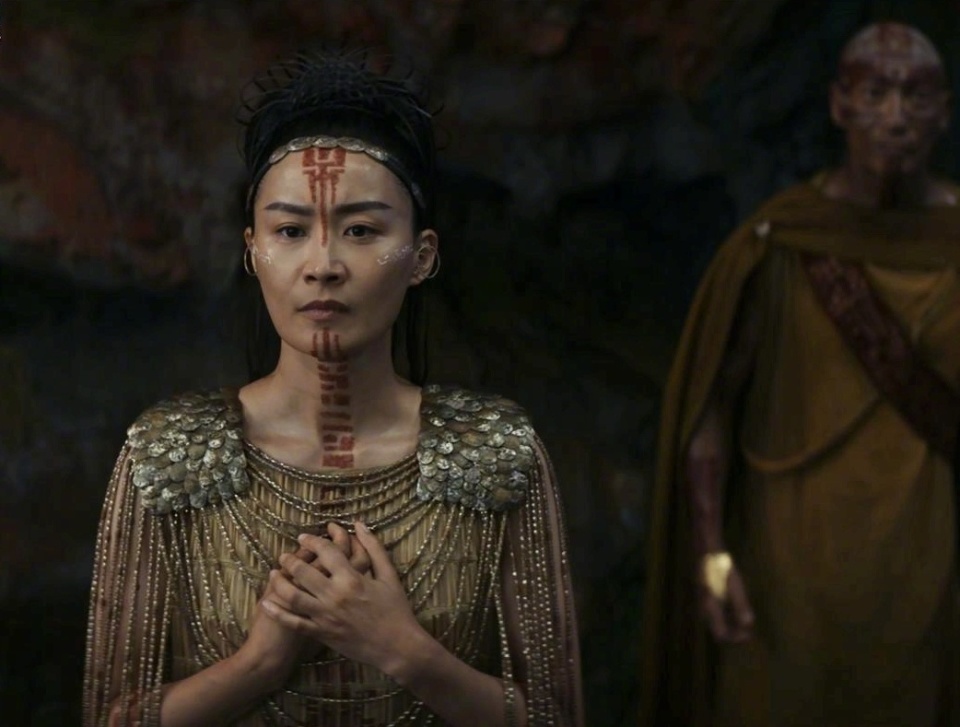 布莱恩·泰里·亨利,凯莉·霍特尔(上一部与金刚心灵相通的小女孩jia