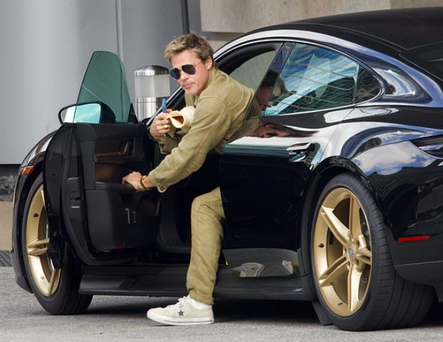 皮特被越南养子辱骂,彻底心寒已放弃监护养子女,父子多年不来往-腾讯