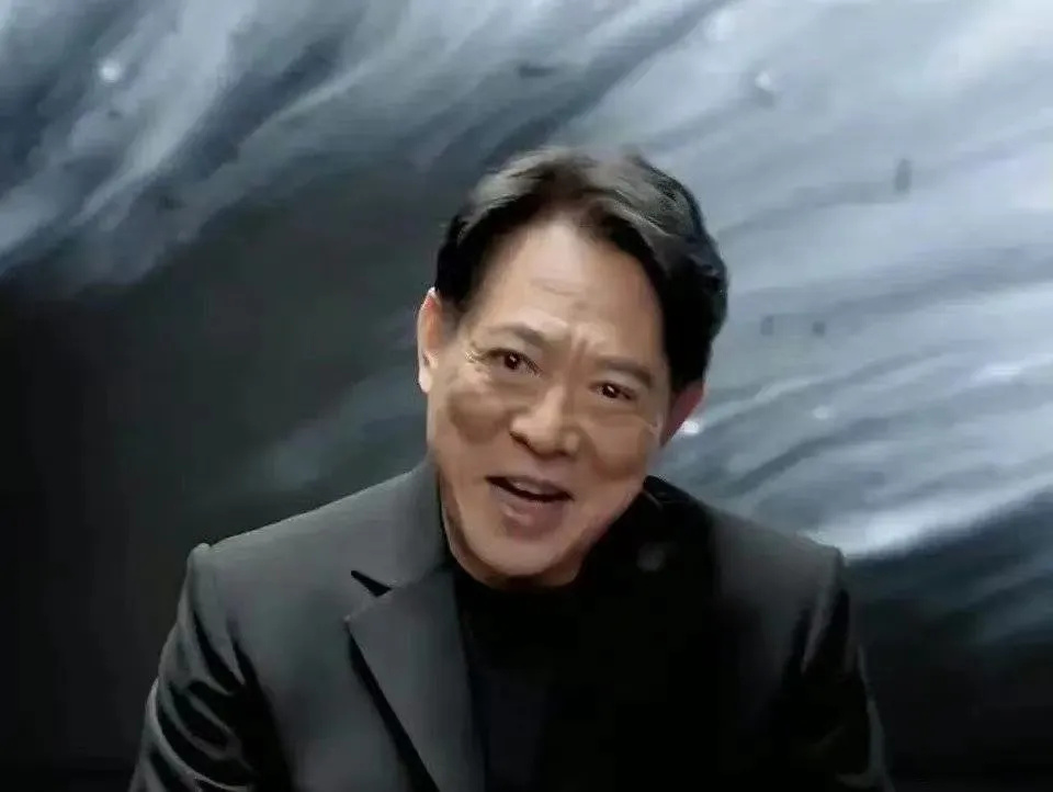 61岁李连杰近照曝光！满脸皱纹衰老至极，昔日巨星已面相大变_腾讯新闻