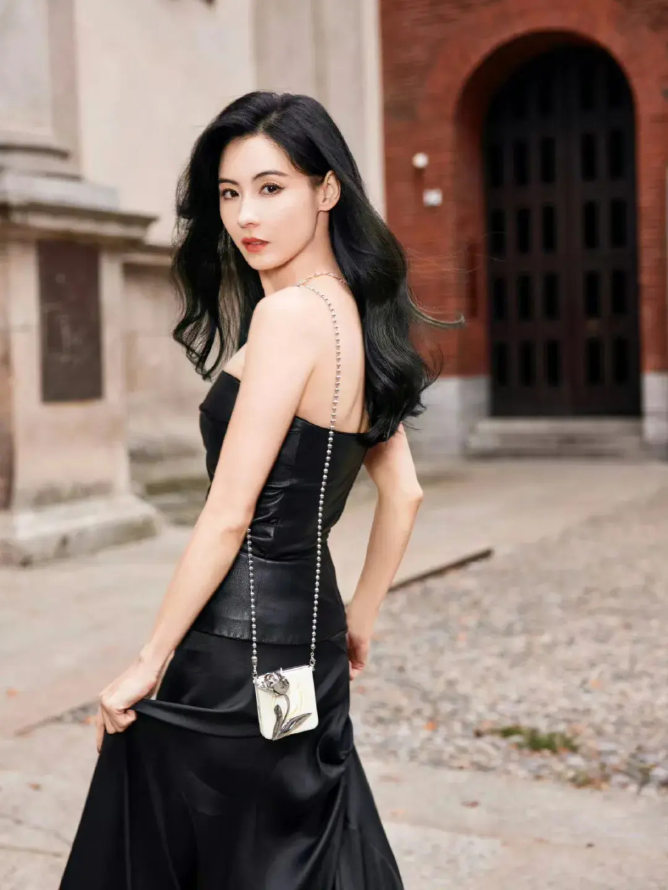 曝张柏芝疑似怀4胎!停工休养,孕相明显,曾公开表示想