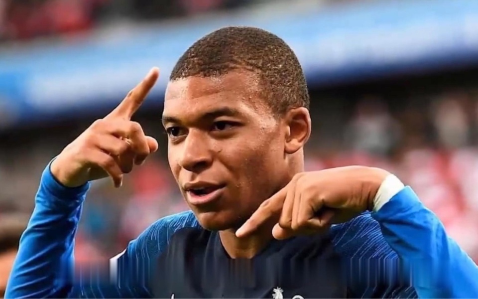 足坛狠人 | 打入个人欧洲杯第一球后的姆巴佩,为什么"