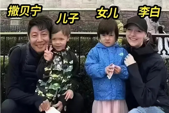 撒贝宁一家回武汉拜年，外籍妻子风采抢眼