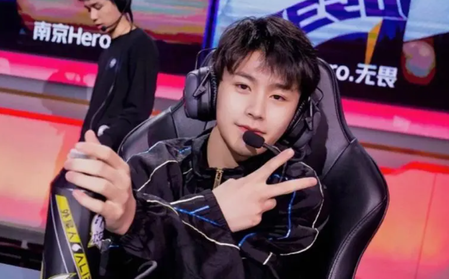 无畏和老林在jdg再续前缘,edgm成ag"二队",wb整整齐齐