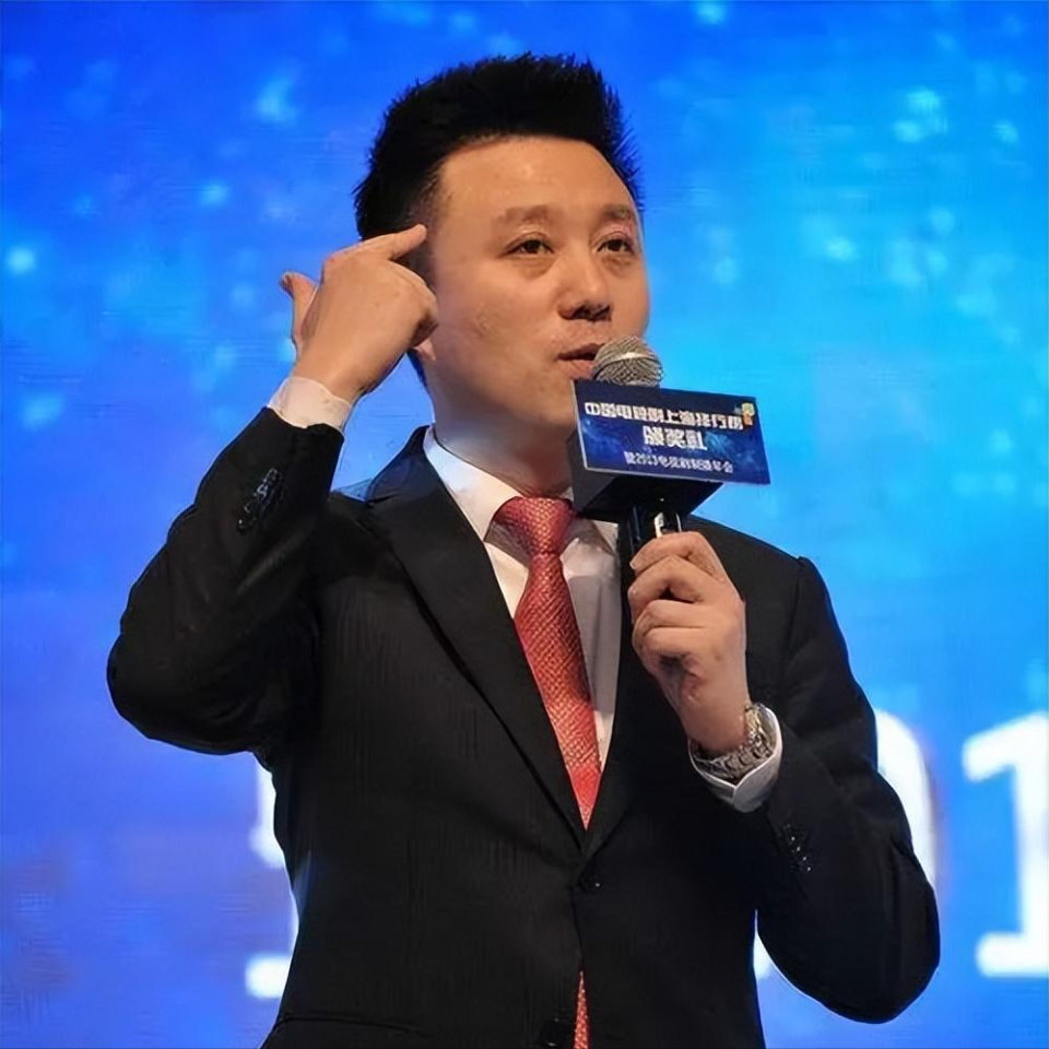 央视著名主播潘涛:我这辈子最正确的决定,是娶了一个平凡的妻子