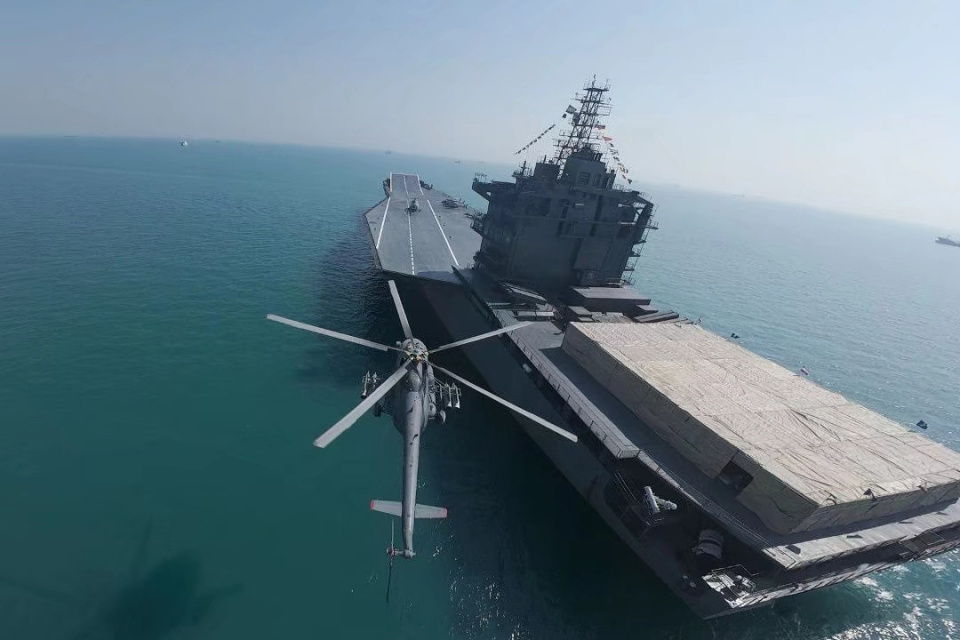 ��߻������壿����4��ֺ�ĸӭս