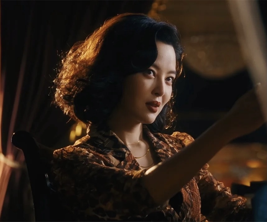 辛芷蕾25岁-37岁颜值变化,换妆如换头,靠《繁花》打了漂亮翻身仗