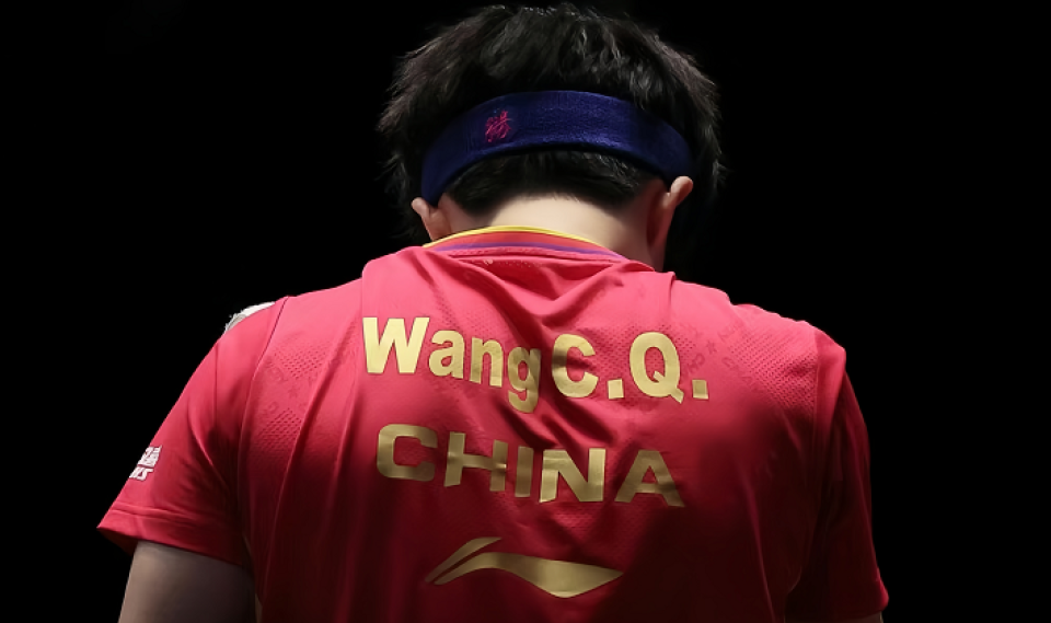 熱搜第一！王楚欽止步16強(qiáng)，賽后撇嘴，王皓不滿全場(chǎng)被壓制