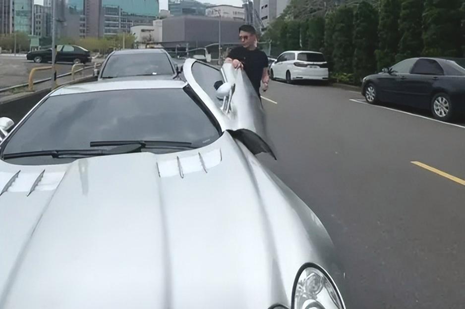 具俊晔dj秀还在卖票,场地简陋如厂房,大s赔本也要办,台湾博主说出原因