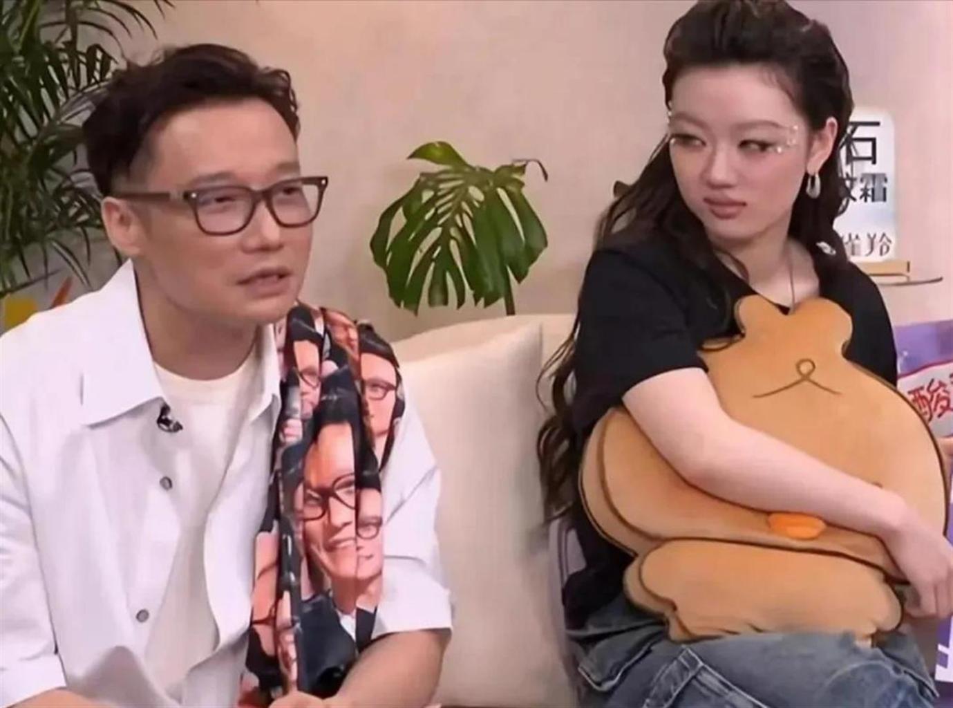 單依純經紀人名下商K疑似關停！敏感評價被刪，包間最低消費2500 - 