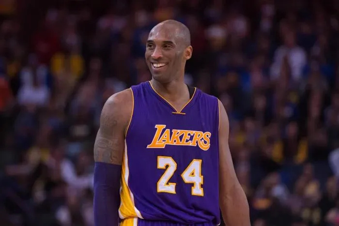 科比应与乔詹一起成为goat一员?打了四个时代的他,最有发言权