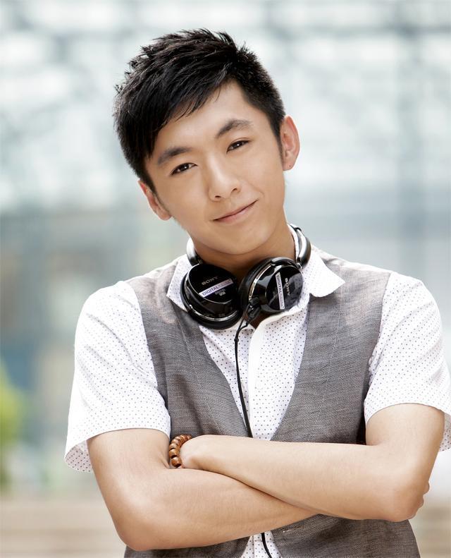 《情满九道湾》,鲍晓扮演谢老转,细扒演技,比韩东君演得还要好_腾讯